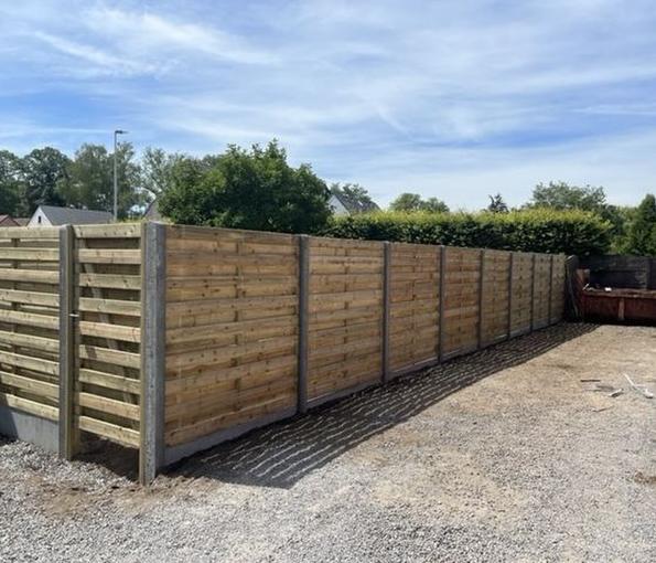 Omheining Met tuinpoort